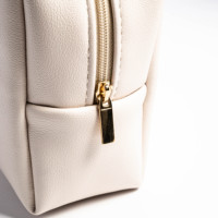 Sac fourre-tout tendance en Tyvek recyclé, conçu sur mesure avec poignées, pour cosmétiques, personnalisable avec logo, taille, couleur et motif.
