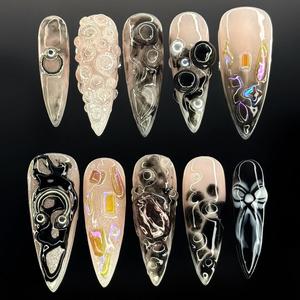 Ongles à presser faits main de luxe extrême, style tendance et chic, avec cœurs 3D chromés et motifs floraux, longs ongles stiletto pour une ambiance haute couture - Product Image 4