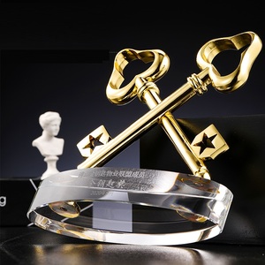 مخصصة شكل فريد المعادن الحرف اليدوية الكأس جوائز معدنية شكل مفتاح جائزة - Product Image 3