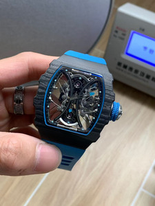 Orologio Meccanico Automatico di Lusso Stile Designer 5301 con Tourbillon in Fibra di Carbonio NTPT per Uomo - Product Image 2