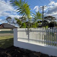 Panneaux de clôture en aluminium blanc de conception moderne sur mesure, 6 pieds, revêtement poudré, lattes verticales, clôture de jardin, terrasse de villa