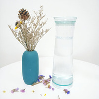 Jarra de agua de plástico transparente con tapa y 4 tazas, 1,85 l