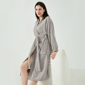 Mejor Venta De terciopelo Coral de lujo Yukata pijamas gruesos de manga larga hasta la rodilla Toalla de baño para hombres mujeres verano franela adulto - Product Image 4