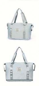 กระเป๋าโท้ทขนาดใหญ่แบบพับได้ กระเป๋าเดินทางสำหรับผู้หญิง พกพาสะดวกสำหรับระยะทางสั้น ความจุเยอะ แยกช่องแห้งและเปียก สะพายไหล่สำหรับผู้หญิง - Product Image 2