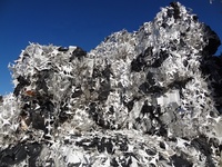 PP - LEMBARAN PLASTIK POLYPROPYLENE PUTIH - SKELETON (OFF CUT) DENGAN LEMBARAN ALUMINIUM FOIL - LAYER BALOK SAMPAH - LIMBAH UNTUK DIDAUR ULANG