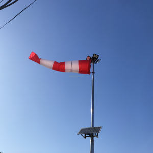 علم تحذير احترافي للسلامة بحجم مخصص، مصنوع من البوليستر 100٪، متين للاستخدام في المطارات، مع سارية علم من الفولاذ المقاوم للصدأ 304 مطلية بالبولي أميد - Product Image 6