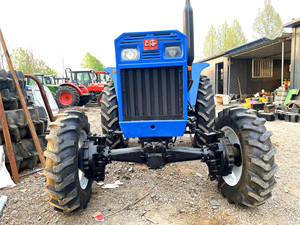 Trattore Shanghai SH504 50HP 55hp 4wd Usato con Motore 495A Cofano Quadrato per il Mercato del Sud Africa e del Perù - Product Image 2