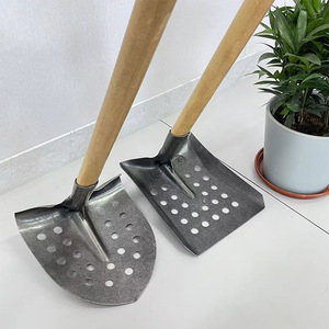 Outil de nettoyage d'égouts et de fosses septiques, pelle à angle droit avec lame métallique et manche en bois pour l'élimination des boues, idéale pour fossés et puits d'égouts - Product Image 2