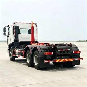 รถบรรทุกขยะแบบตะขอเกี่ยวสีขาว ขนาด 6x4 เครื่องยนต์ดีเซล ชิ้นส่วนหลักของล้อขับเคลื่อน - Product Image 3
