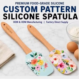 Spatule à gâteau en silicone avec manche en bois, spatule à pâtisserie résistante à la chaleur de qualité alimentaire en gros, outils de cuisson avec logo personnalisé - Product Image 1