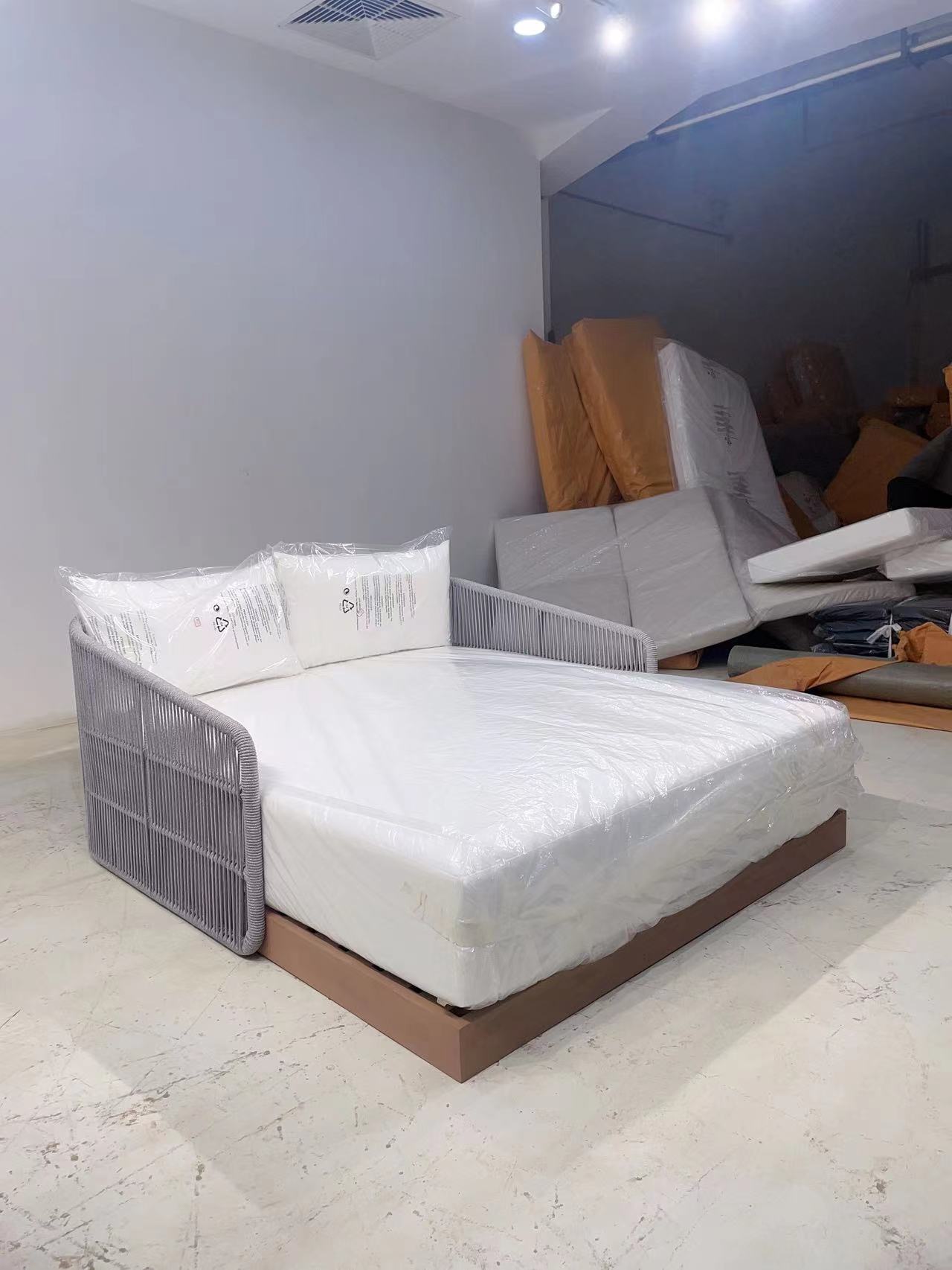 Modern Luxury Outdoor Hotel Sets All Weather Outdoor Furniture Patio Furniture Sets With Canopy Outdoor Daybed