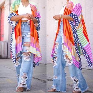 Jean tendance pour femme avec déchirures effet brûlé et motif floral - Product Image 5