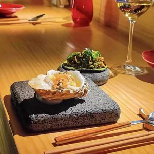 Assiette en pierre volcanique pour <span class=keywords><strong>cuisine</strong></span> <span class=keywords><strong>française</strong></span> créative, vaisselle artistique, <span class=keywords><strong>plat</strong></span> de <span class=keywords><strong>cuisine</strong></span> moléculaire pour restaurant et hôtel - Product Image 2