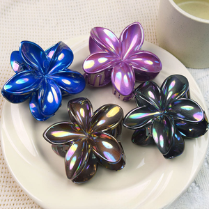 QianJin New Plume ria Haar klauen clip Großhandel Hawaiian Style Shiny Plastic Flower Hair Accessoires - Product Image 3