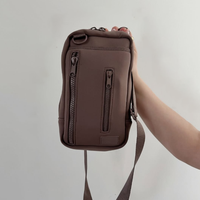 Néoprène couches bandoulière sacs à bandoulière pour femmes léger sac à couches avec pochette de lingettes étanche bébé lingettes fronde sac à couches