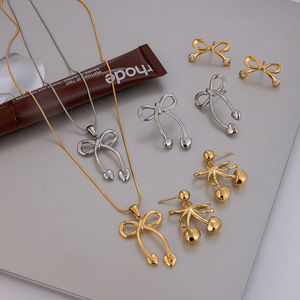 ชุดเครื่องประดับเชอร์รี่โบว์น็อต สร้อยคอ ต่างหู สแตนเลส ของขวัญแฟชั่นสำหรับผู้หญิง - Product Image 3