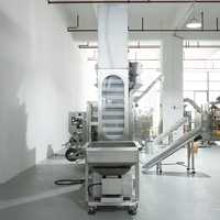 Machine à emballer verticale multifonctionnelle pour le pesage de boulettes de viande saccadées et de nourriture pour animaux de compagnie