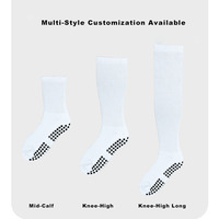 Chaussettes de sport de compression haut de gamme personnalisées, unies, en silicone à pois antidérapants, avec semelle semi-éponge, pour le football et la course à pied