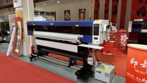Impresora de inyección de tinta UV automática de 4 cabezales I3200 de 1.8m para exteriores, para carteles fotográficos y pancartas de vinilo rollo a rollo - Product Image 3