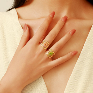 yunnique Gold Plated <b>Titanium</b> Steel <b>Ring</b> With Dried Flower Inlay Geometric Shape Unisex Fashion Jewelry Gift - Product Image 2