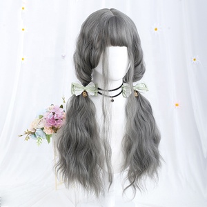 Lolita <span class=keywords><strong>perruque</strong></span> 60cm de long vague de corps gris mixte synthétique Anime Cosplay <span class=keywords><strong>Halloween</strong></span> Peluca <span class=keywords><strong>perruque</strong></span> de cheveux résistant à la chaleur - Product Image 2