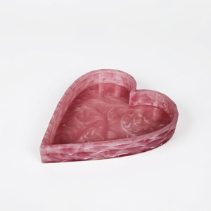 Bandeja de servir de resina premium con forma de corazón de la India, con asas para facilitar su transporte y un toque decorativo para interiores y exteriores. - Product Image 1