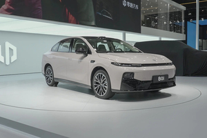Leapmotor B01 2025, Sedán Compacto Eléctrico con Autonomía NEDC de 401-500 km y Potencia de Motor de 100-150 kW, Vehículo Compacto Eléctrico - Product Image 3