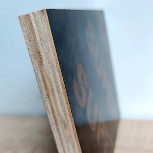 <span class=keywords><strong>Precio</strong></span> de fábrica Estilo de Diseño Europeo 12mm 15mm 18mm para tableros de Chapa negra de madera contrachapada Marina <span class=keywords><strong>Encofrado</strong></span> de construcción - Product Image 3