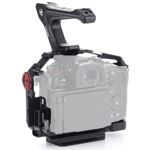TA-T15-A-B กรงกล้องสำหรับ LUMIX <span class=keywords><strong>GH6</strong></span>ชุดพื้นฐานสีดำรองรับอุปกรณ์เสริมต่างๆแท่นขุดเจาะกล้อง - Product Image 1