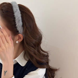 Diadema de tela afelpada con dientes de 14 cm para mujer, ideal para lavar la cara y el cabello, colección Otoño/Invierno - Product Image 4