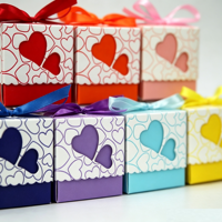 Boîtes en papier jetables pliables avec laminage mat, doublure en éponge, forme double cœur pour bonbons, mariage, fête, cadeaux de baby shower