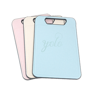 Tablas de cortar de plástico de material PP seguras con asa de uso comercial para restaurantes embalados en caja - Product Image 1