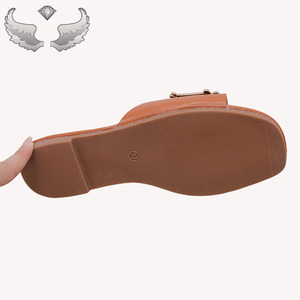 Mules de Mujer con Diseño Hueco Brillante y Moderno, Ligeros, de Punta Abierta, Listos para Envío Inmediato - Product Image 6