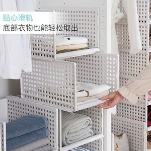 Armario con estantes escalonados, una solución de almacenamiento para armarios, un divisor vertical para guardar ropa y una partición interior. - Product Image 3
