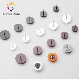 واقيات أرضية للأثاث مع قاعدة مسمارية من البلاستيك والحديد، وسادات انزلاق لأرجل الكراسي والمكاتب لتقليل الضوضاء - Product Image 5