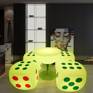 Conjunto de Mesa y Sillas Cúbicas de Plástico con LED para Terraza Exterior, Iluminadas, Resistentes al Agua, Decoración de Jardín, Muebles de <span class=keywords><strong>Bar</strong></span> para Fiestas - Product Image 3