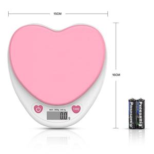 Bilancia da cucina 5kg con scala rosa a cuore altamente colorato - Product Image 4