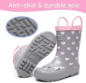 <span class=keywords><strong>Bottes</strong></span> de pluie pour tout-petits avec poignées faciles à enfiler, <span class=keywords><strong>bottes</strong></span> de pluie <span class=keywords><strong>en</strong></span> <span class=keywords><strong>caoutchouc</strong></span> imperméables pour enfants, filles et garçons, chaussures amusantes imprimées pour l'extérieur - Product Image 5