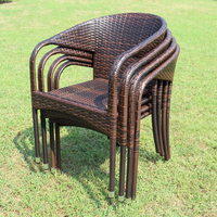 Chaise de salle à manger contemporaine en rotin et métal PU avec accoudoirs, idéale pour l'extérieur et l'usage commercial – Offre Spéciale