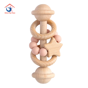 Hochets créatifs en bois de frêne et élastique pour bébé Bâton de dentition interactif à main avec perles en silicone pour enfants - Product Image 1