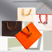 Sacs cadeaux en papier d'art recyclable blancs avec logo personnalisé imprimé en sérigraphie pour vêtements et chaussettes
