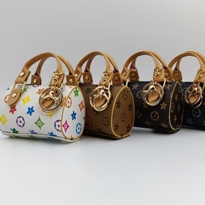 Nuovo Mini Portamonete Compatto con Ciondolo per <span class=keywords><strong>Borsa</strong></span>, Portachiavi e Accessorio per Chiavi Auto, con Fodera in Poliuretano, Collezione Estate 2027 - Product Image 1