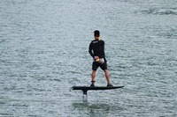 Planche de surf électrique hydrofoil en fibre de carbone avec moteur brushless haute puissance et logo personnalisé pour sports nautiques – Vente en gros
