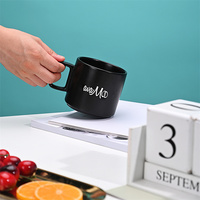 Tasse en porcelaine écologique de 350ml en céramique ronde simple avec logo personnalisé rouge brillant noir gravé au laser pour café thé