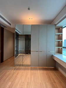 Chambre à coucher moderne et minimaliste <span class=keywords><strong>de</strong></span> luxe : armoire, meuble <span class=keywords><strong>de</strong></span> rangement, dressing. - Product Image 2