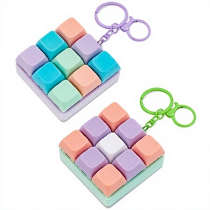 Porte-clés clavier mécanique 9 touches Pastel, jouet anti-stress en plastique pour enfants et adultes - Product Image 3