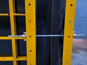 Encofrado de Acero y Madera U GOOD (Panel Frampro) para Construcción de Vigas y Columnas - Instalación Rápida y Ajustable, Diseño Contemporáneo - Product Image 2