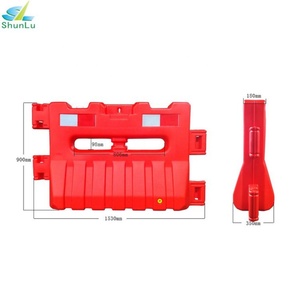 Barrière de circulation en plastique HDPE remplie d'eau, produit essentiel pour la sécurité routière - Product Image 2