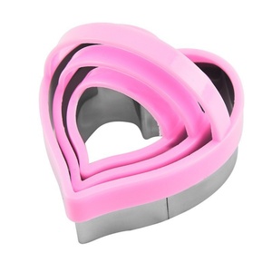 New Hot Sale 3 Pieces of Flower Shape Plastic Cookie Cutter Set With PP Plastic Handle - Product Image 5