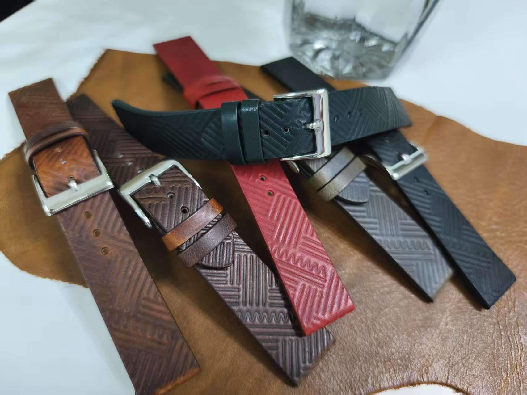 Customized high quality ODM design oil wax calfskin flat watch strap 18MM/20MM with stamped special lines pattern